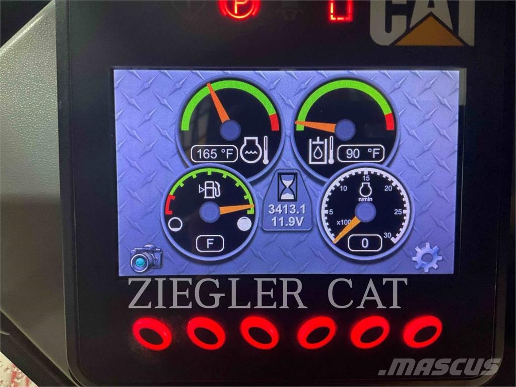 CAT 246D Lietoti riteņu kompaktiekrāvēji
