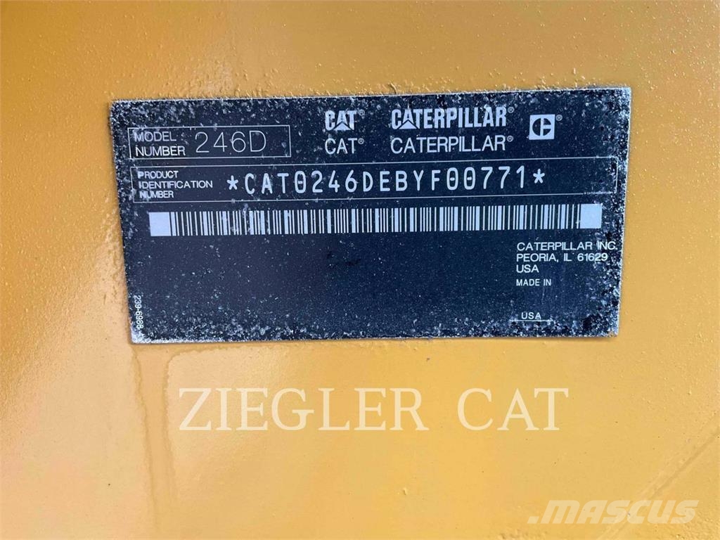 CAT 246D Lietoti riteņu kompaktiekrāvēji
