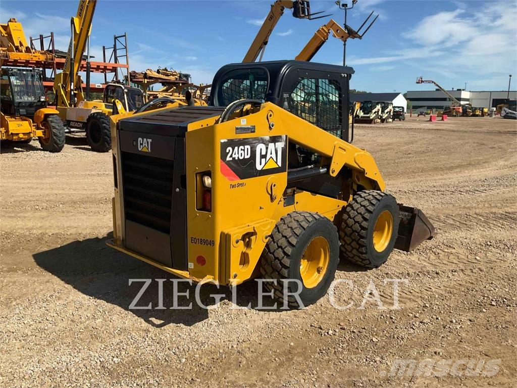 CAT 246D Lietoti riteņu kompaktiekrāvēji