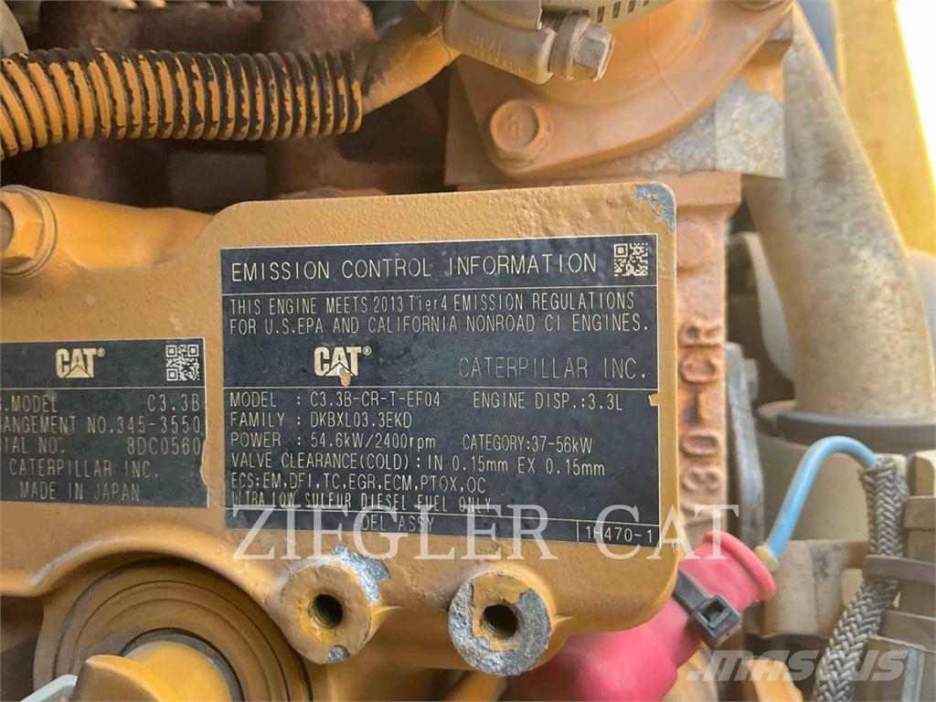 CAT 246D Lietoti riteņu kompaktiekrāvēji