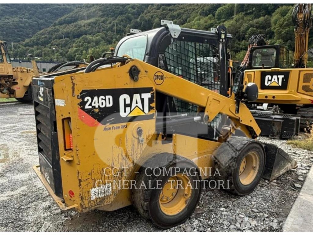 CAT 246D Smykem řízené nakladače