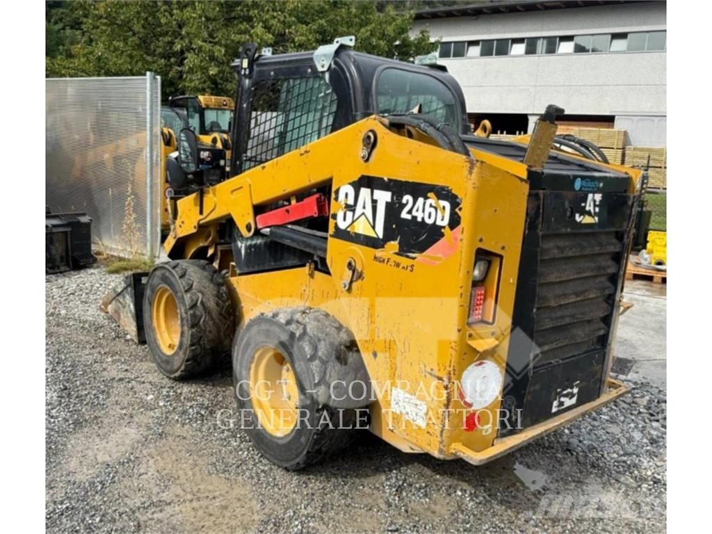 CAT 246D Smykem řízené nakladače