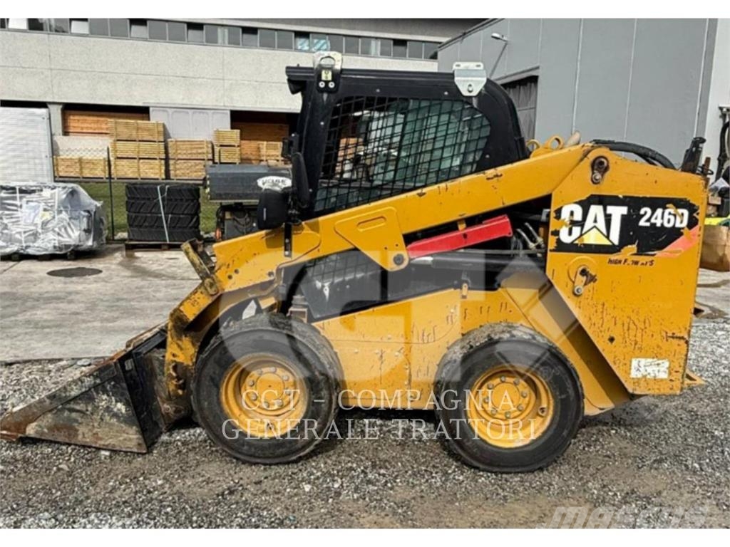 CAT 246D Smykem řízené nakladače