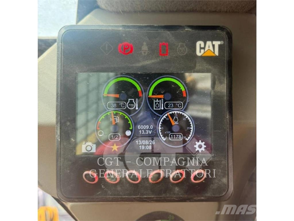 CAT 246D Smykem řízené nakladače