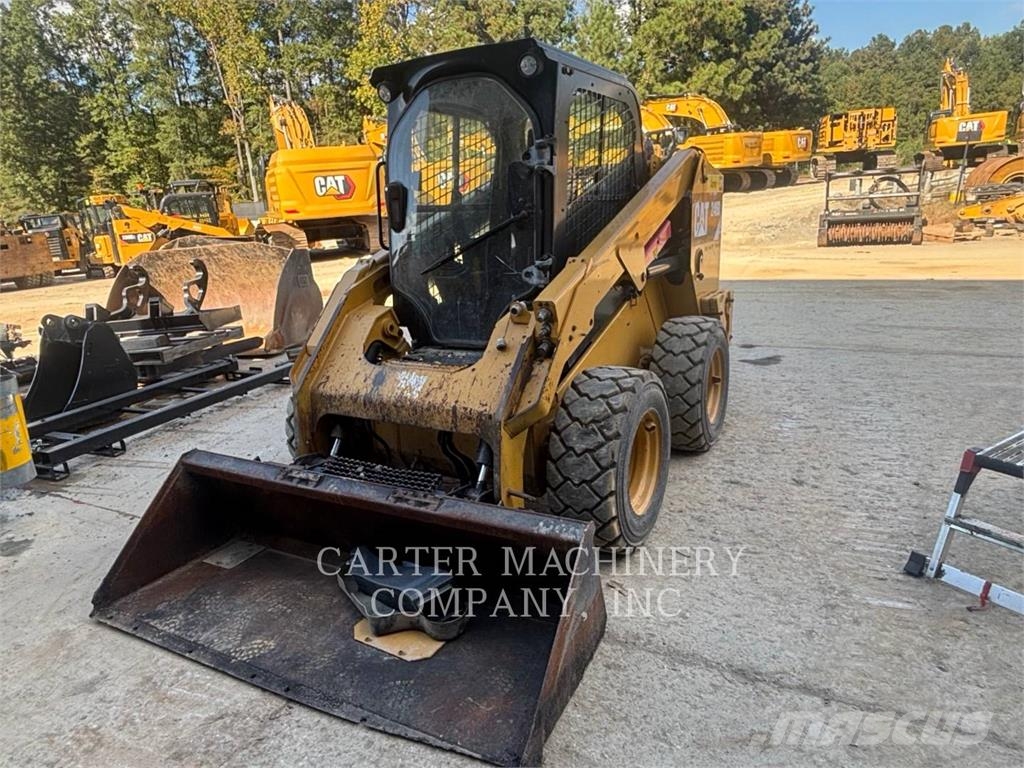 CAT 246D لوادر انزلاقية التوجيه