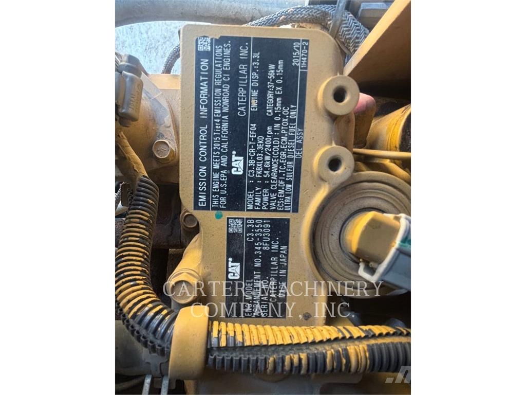CAT 246D لوادر انزلاقية التوجيه