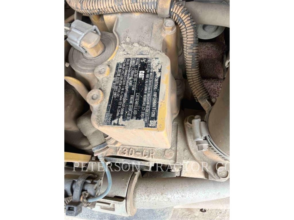 CAT 246D لوادر انزلاقية التوجيه