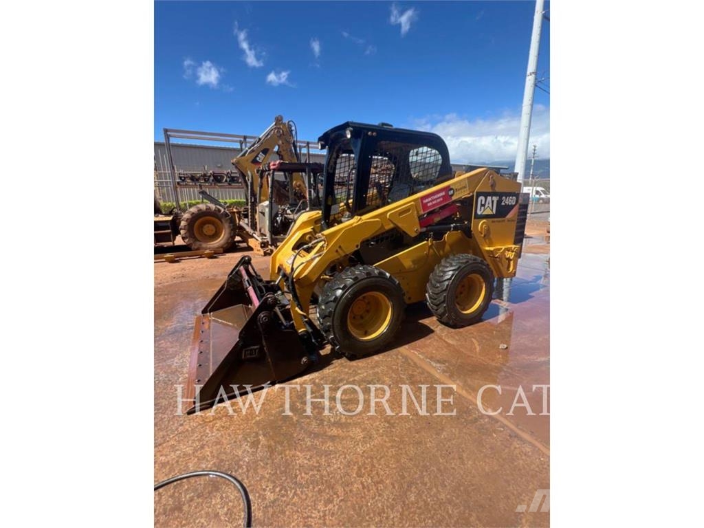 CAT 246D لوادر انزلاقية التوجيه