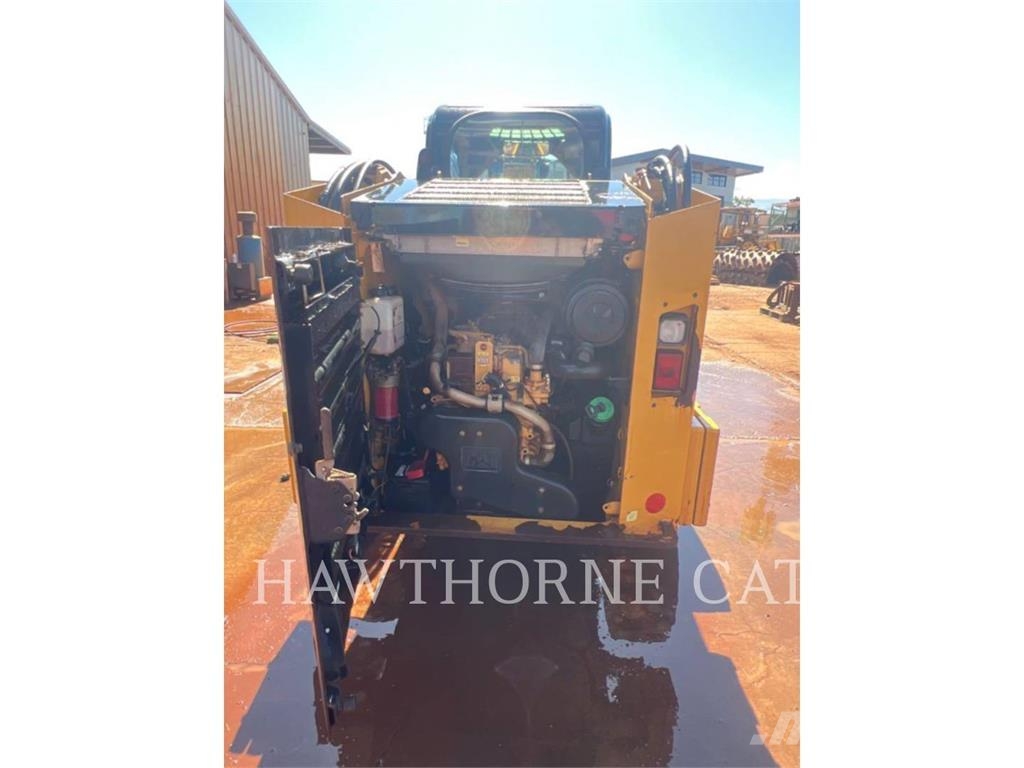 CAT 246D لوادر انزلاقية التوجيه