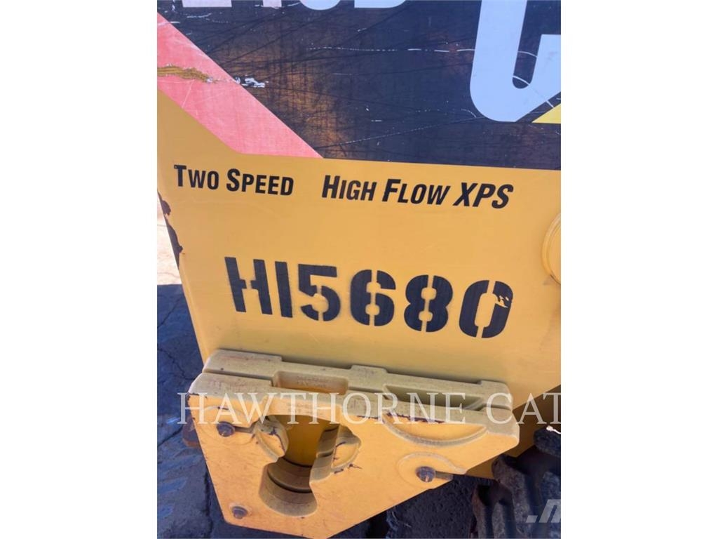 CAT 246D لوادر انزلاقية التوجيه