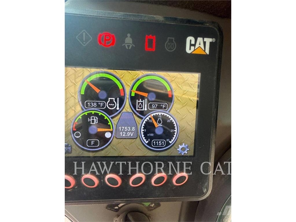 CAT 246D HF لوادر انزلاقية التوجيه