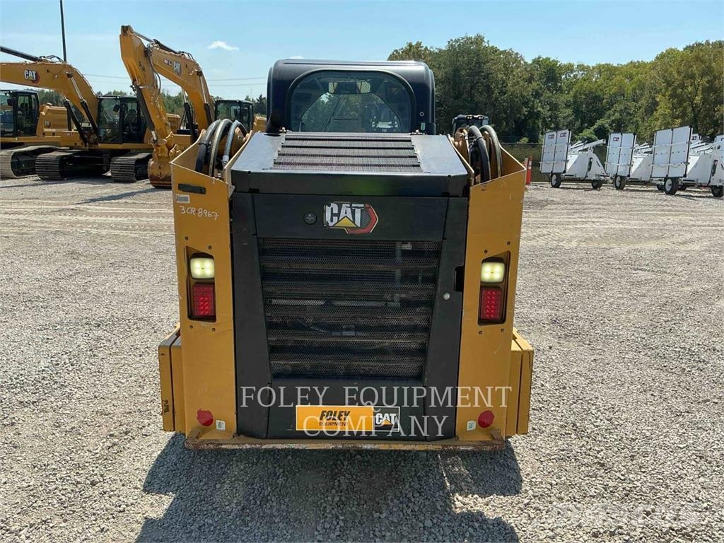CAT 246D3 لوادر انزلاقية التوجيه