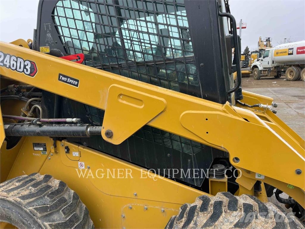 CAT 246D3 Φορτωτάκια