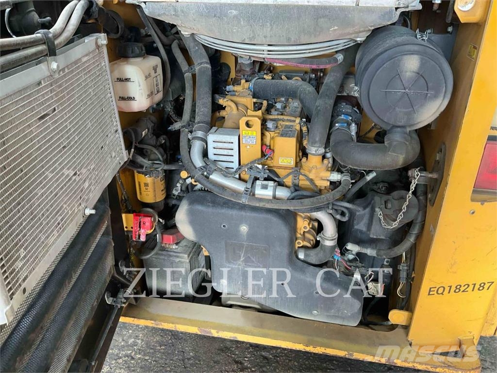 CAT 246D3 Kompaktrakodók