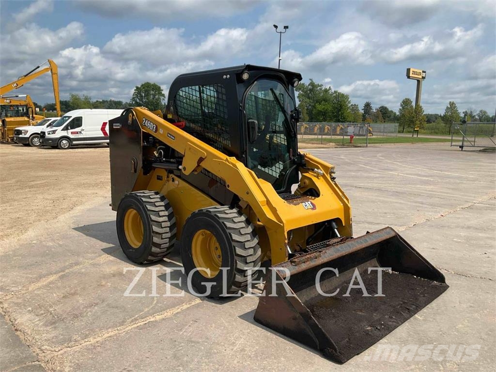 CAT 246D3 لوادر انزلاقية التوجيه