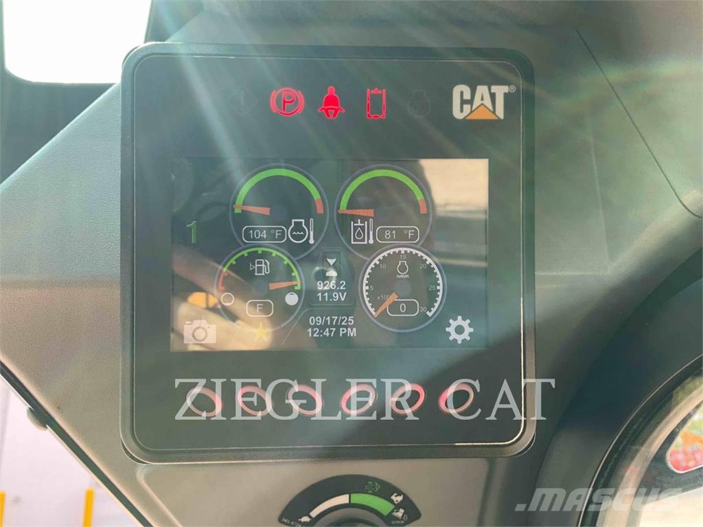 CAT 246D3 لوادر انزلاقية التوجيه