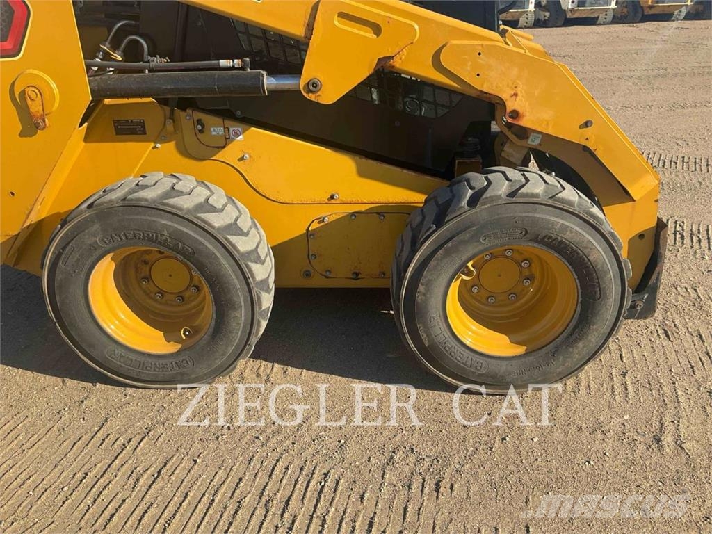CAT 246D3 Skid steer mini nakladalci