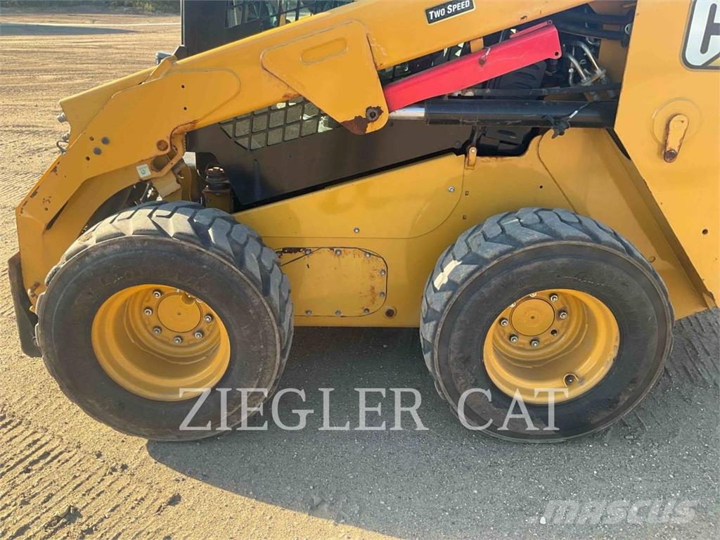 CAT 246D3 Skid steer mini nakladalci