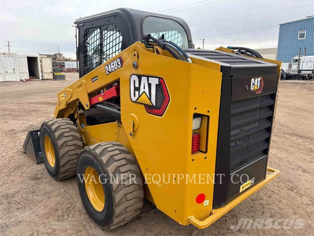 CAT 246D3 滑移轉向裝載機