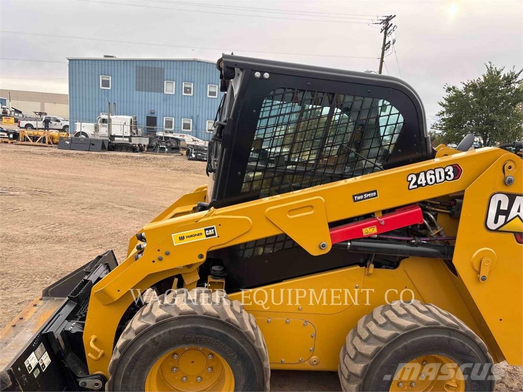 CAT 246D3 滑移轉向裝載機