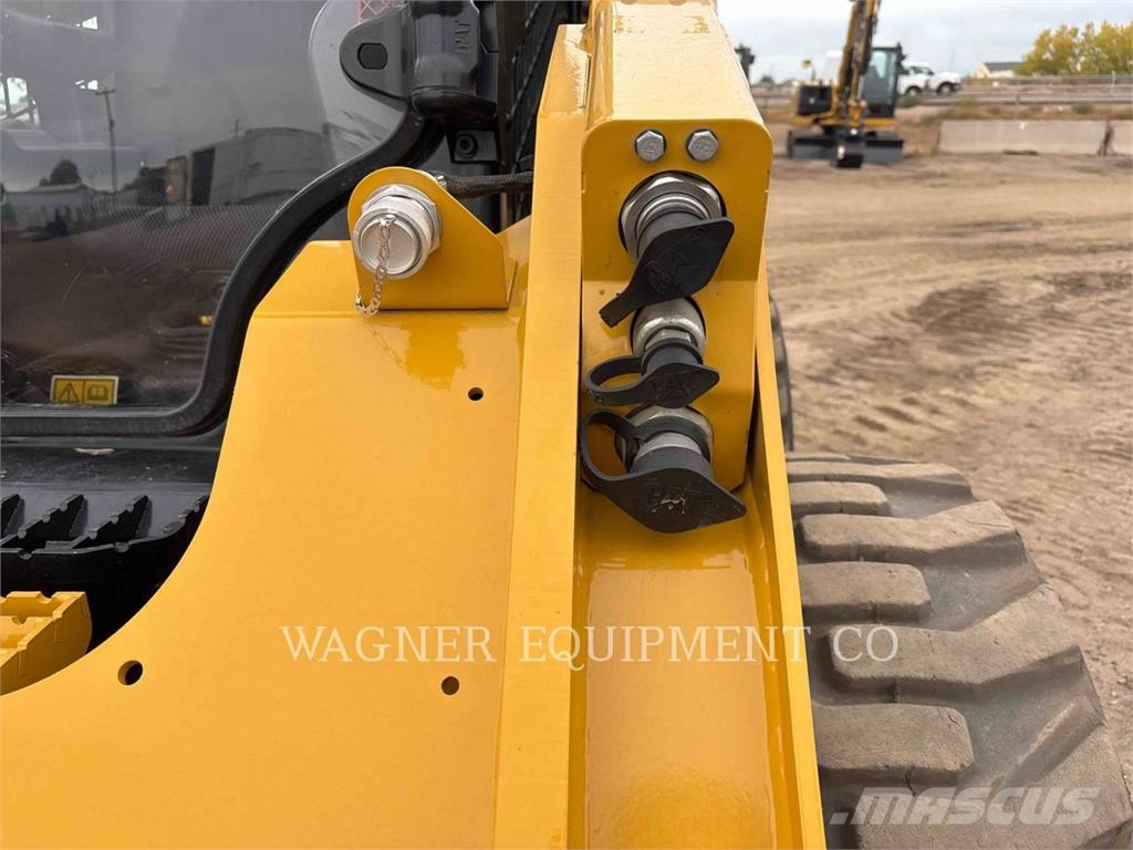 CAT 246D3 滑移轉向裝載機