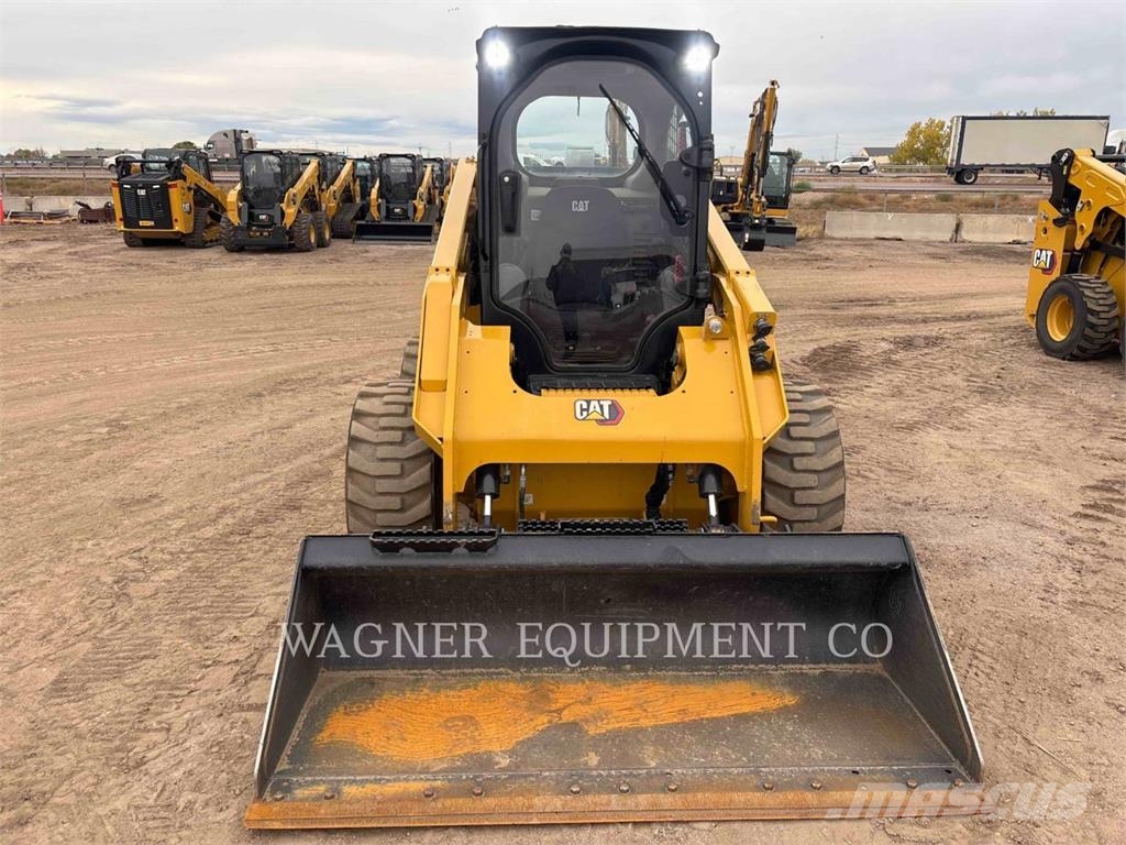 CAT 246D3 滑移轉向裝載機