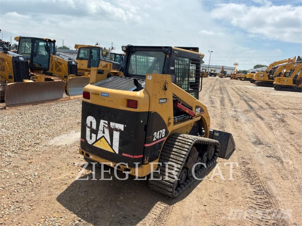 CAT 247B لوادر زحافة