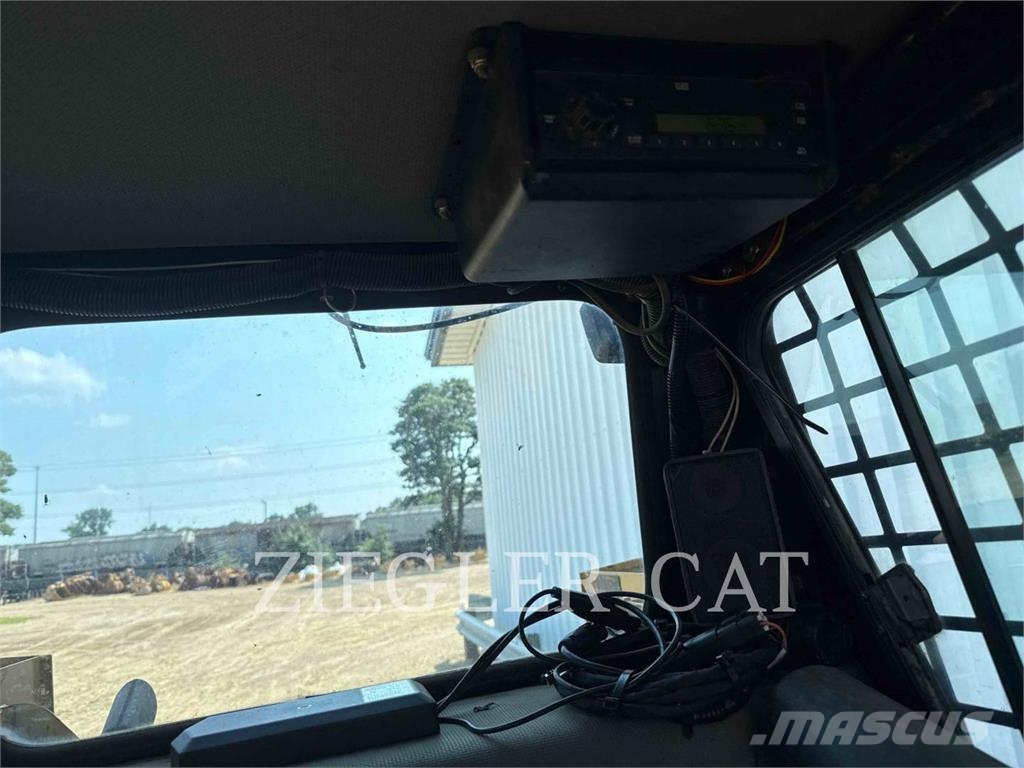 CAT 247B Rupsladers