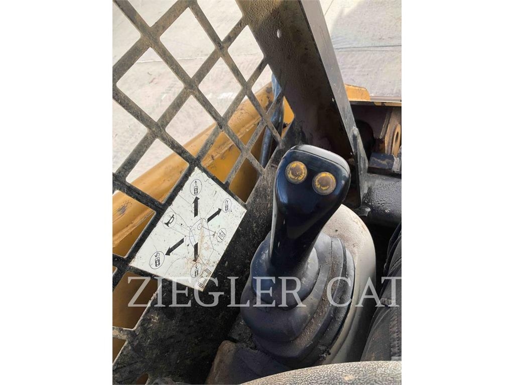CAT 247B Nakladalci goseničarji