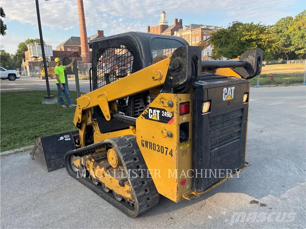 CAT 249D Lánctalpas homlokrakodók