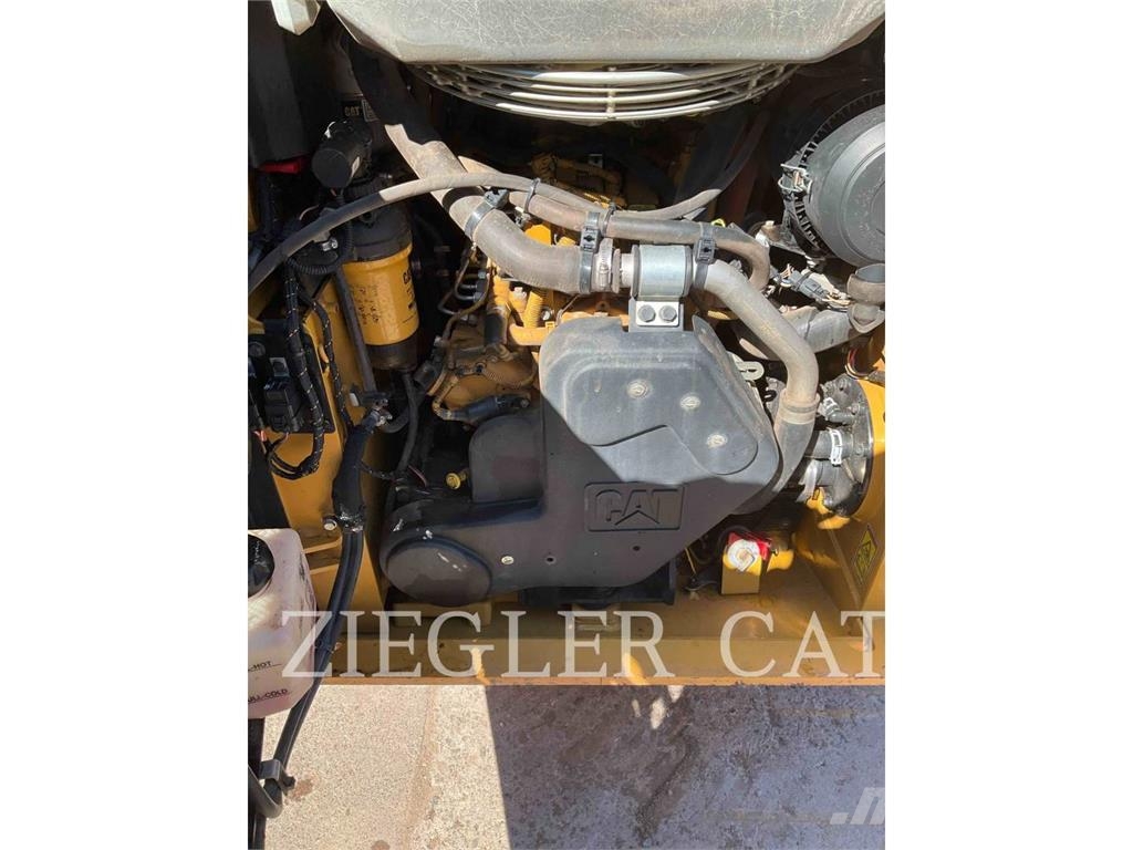 CAT 249D3 Nakladalci goseničarji