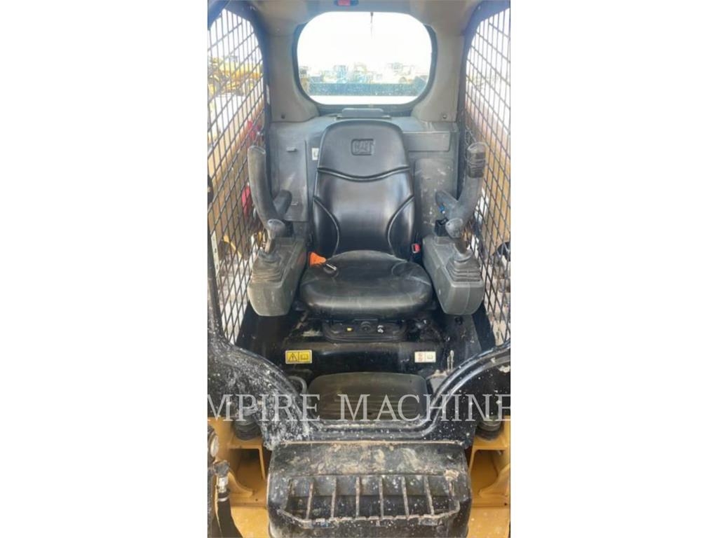 CAT 249D3 لوادر انزلاقية التوجيه