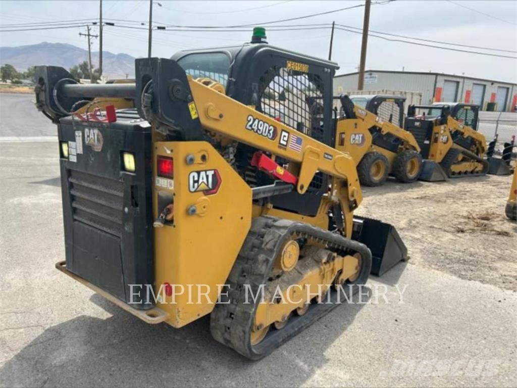 CAT 249D3 لوادر انزلاقية التوجيه