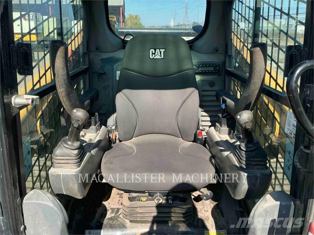 CAT 249D3 Lánctalpas homlokrakodók