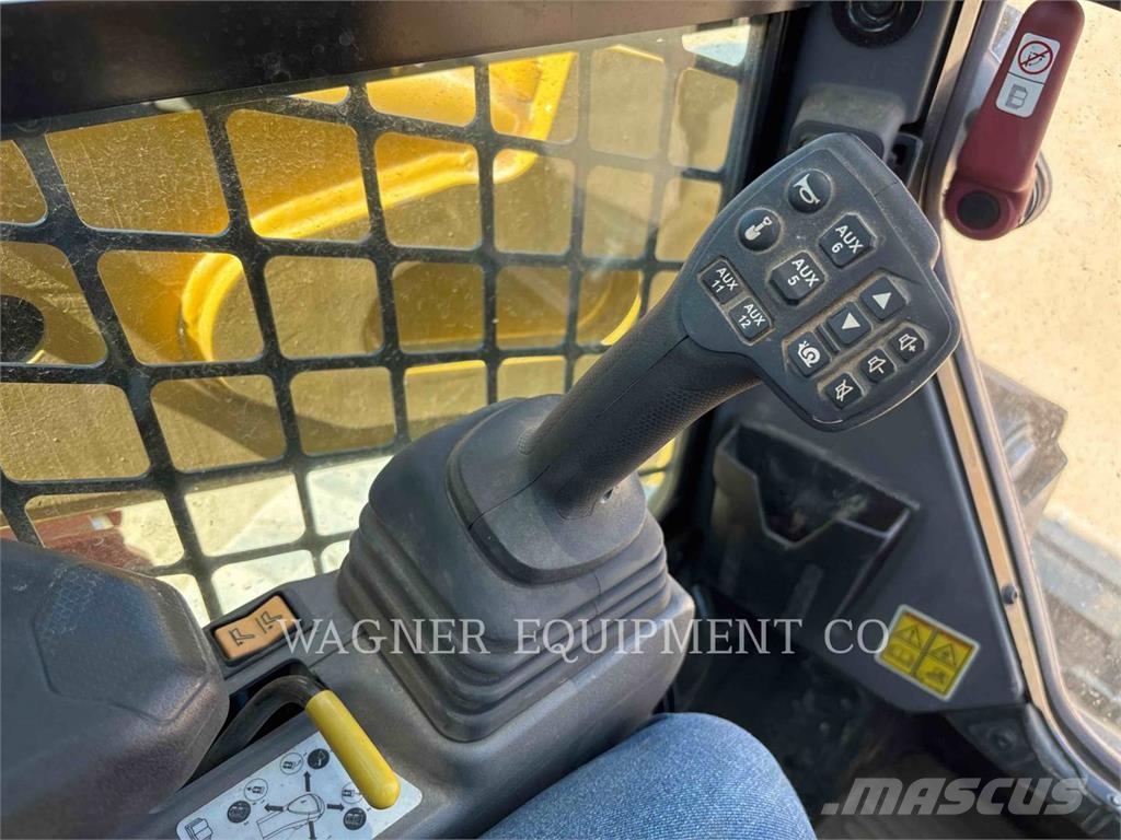 CAT 250 Lietoti riteņu kompaktiekrāvēji