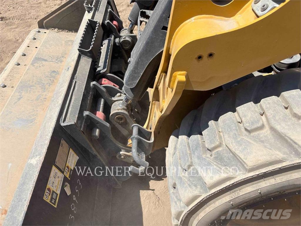 CAT 250 Lietoti riteņu kompaktiekrāvēji