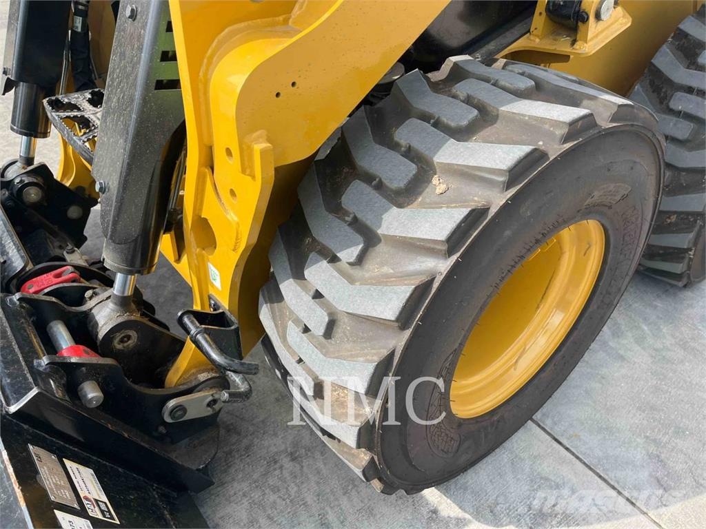 CAT 250 Liukuohjatut kuormaajat