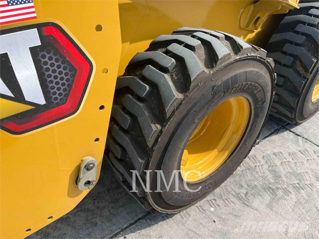 CAT 250 Liukuohjatut kuormaajat