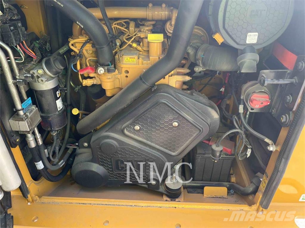 CAT 250 Liukuohjatut kuormaajat