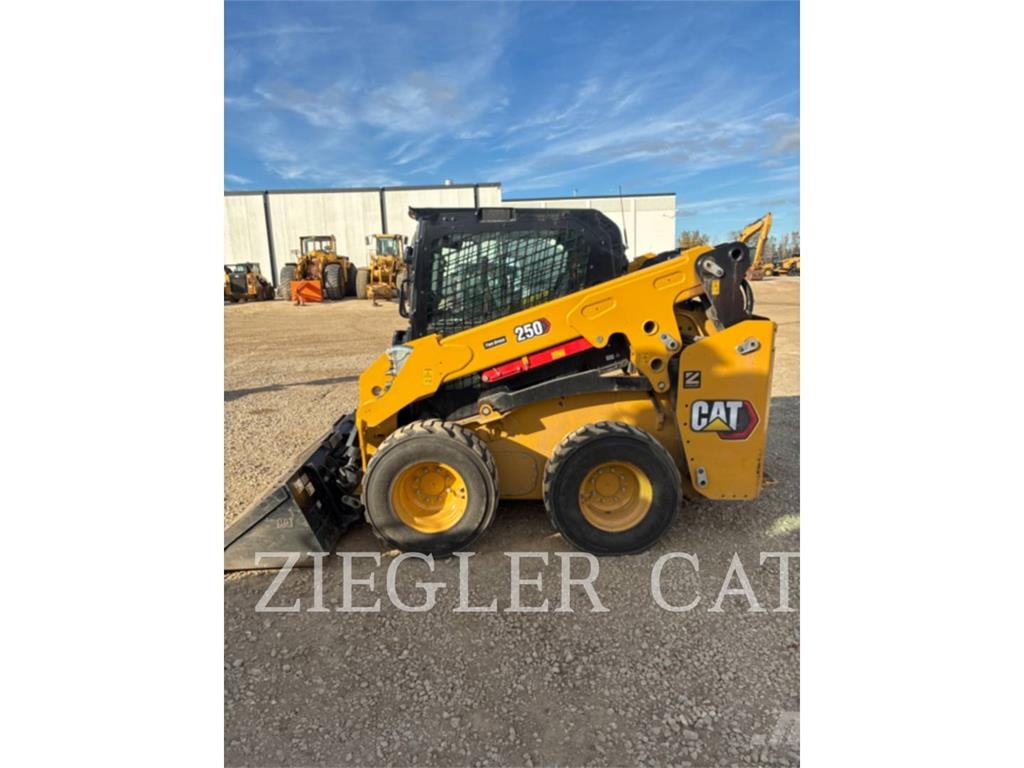 CAT 250 Kompaktrakodók