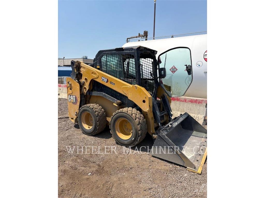 CAT 250 C3H2 Liukuohjatut kuormaajat