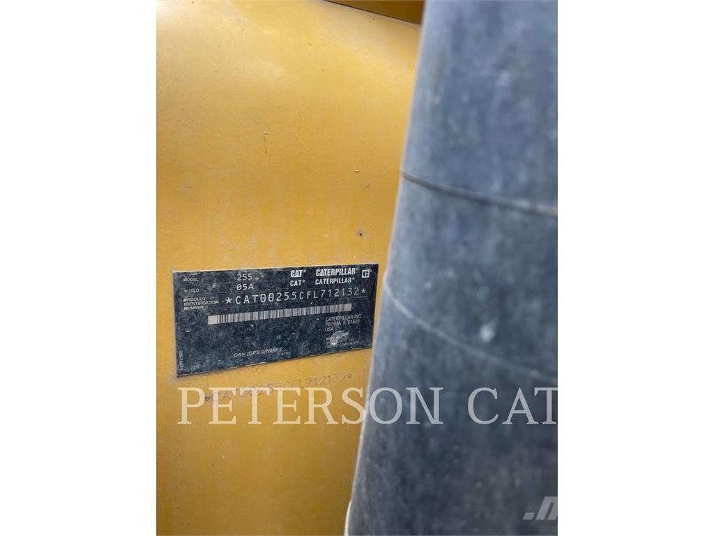 CAT 255 Liukuohjatut kuormaajat