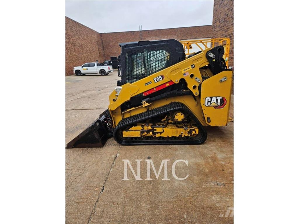CAT 255 Kāpurķēžu iekrāvēji