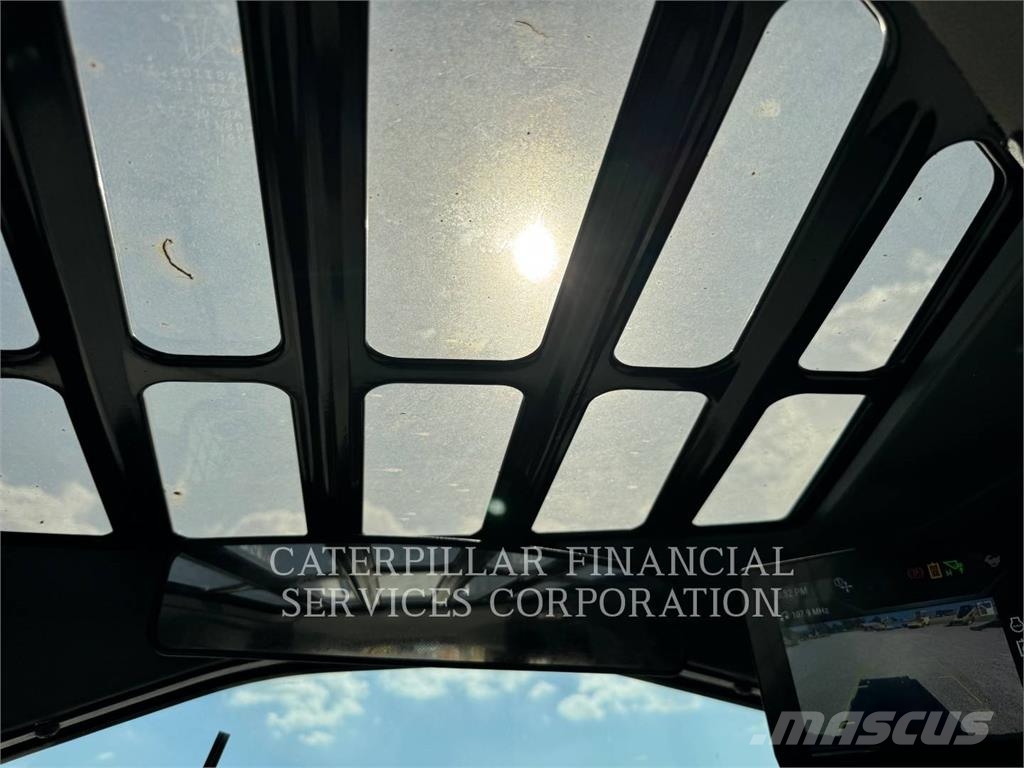 CAT 255-05 Crawler FEL's