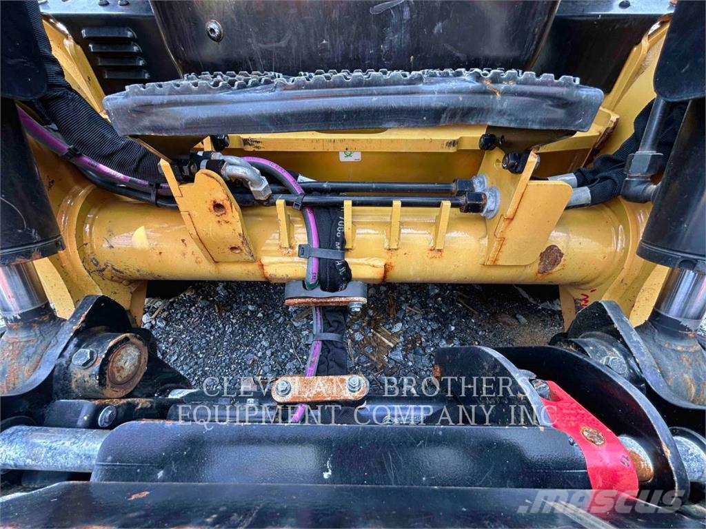 CAT 255-05 Crawler FEL's