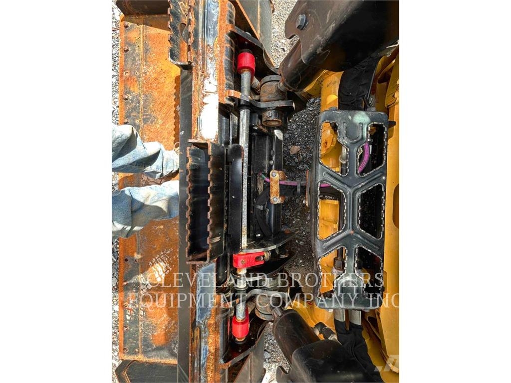 CAT 255-05 Crawler FEL's