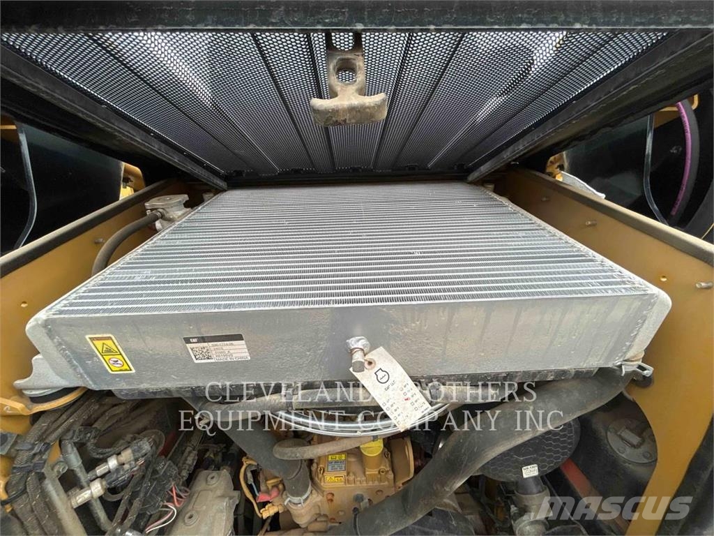 CAT 255-05 Crawler FEL's