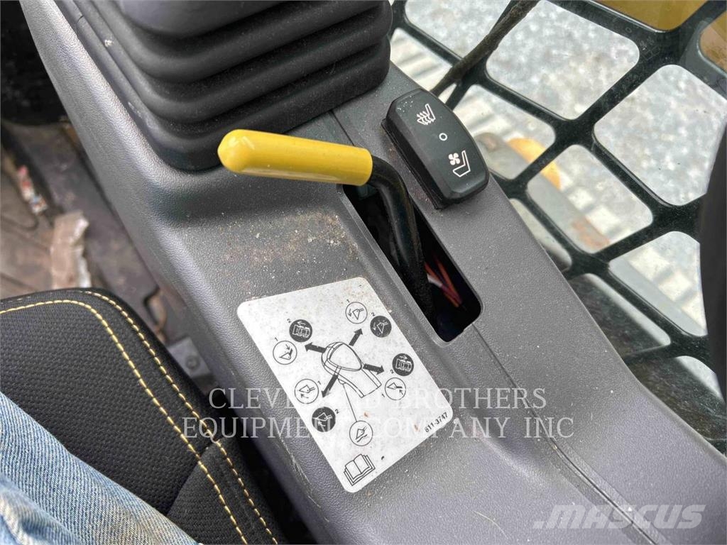 CAT 255-05 Crawler FEL's