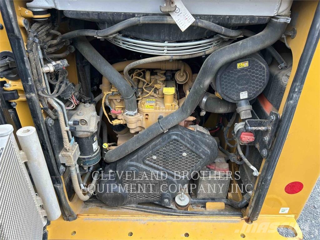 CAT 255-05 Crawler FEL's