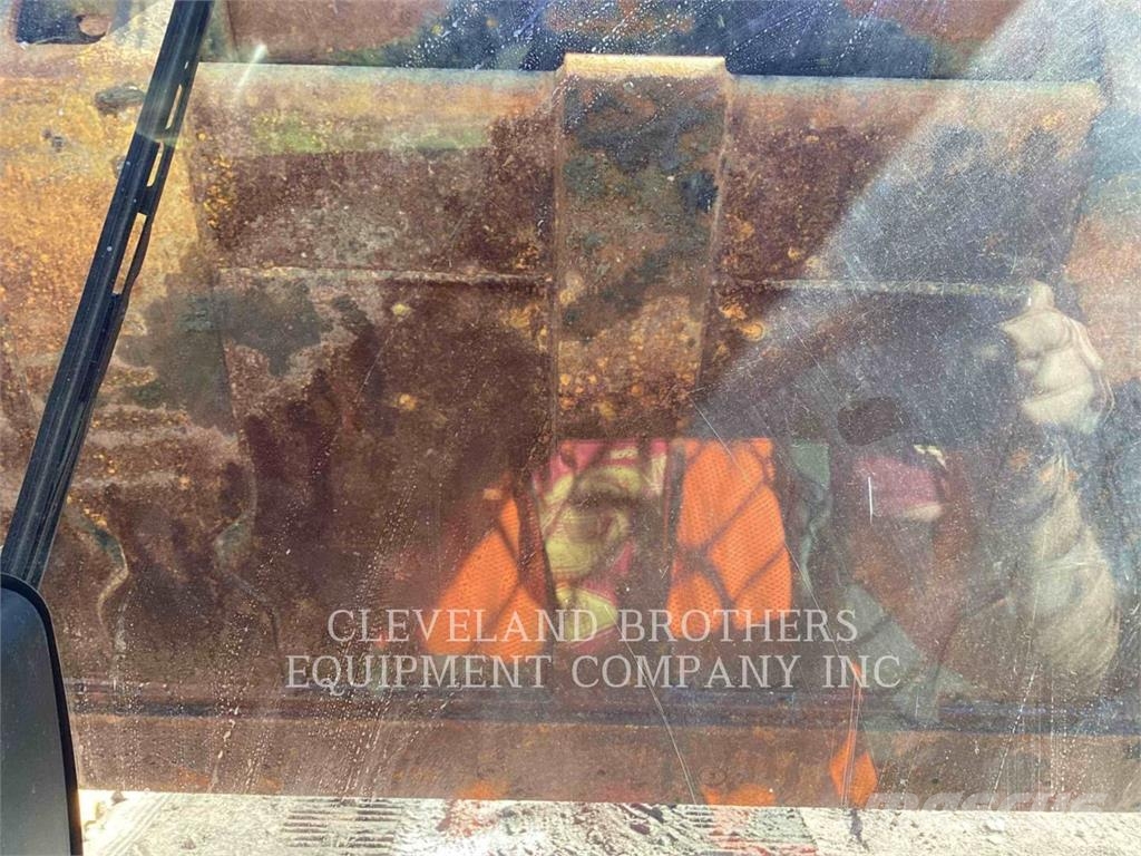 CAT 25505 Crawler FEL's